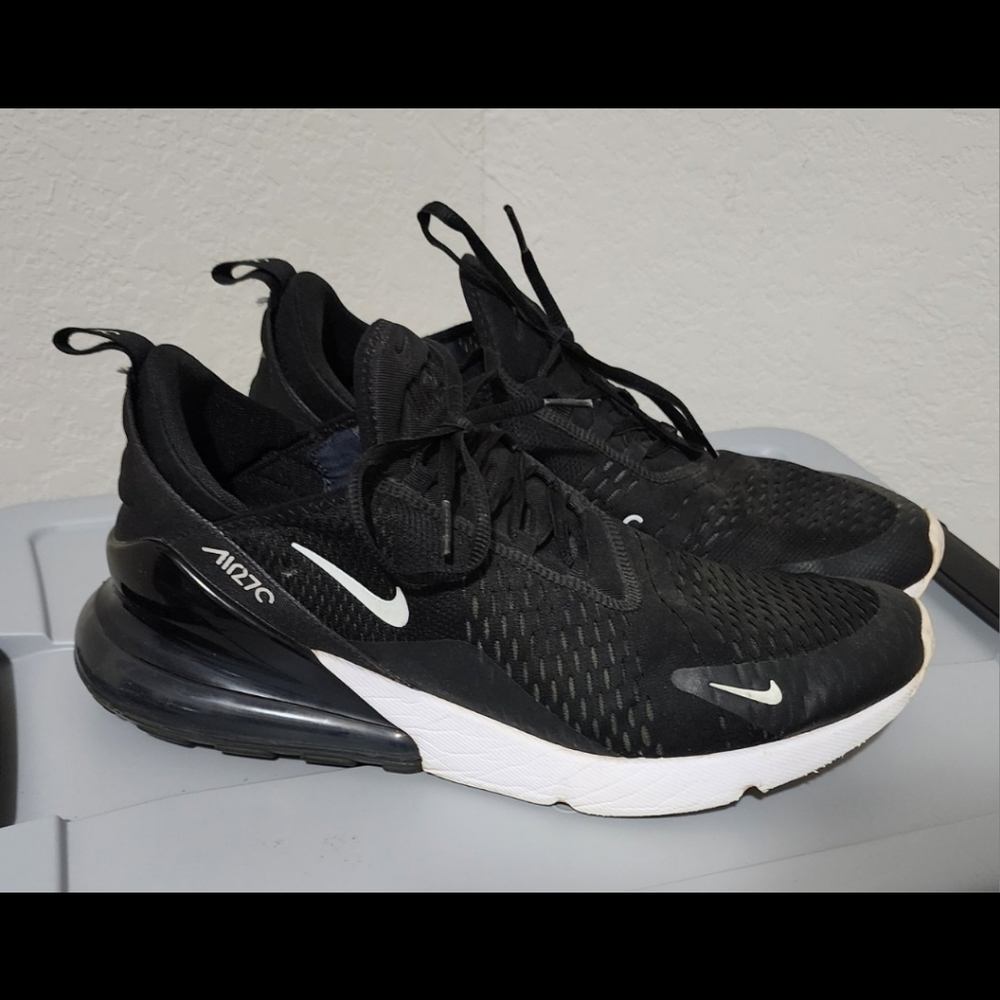 Mens Nike Air Max 270 black and white size 13